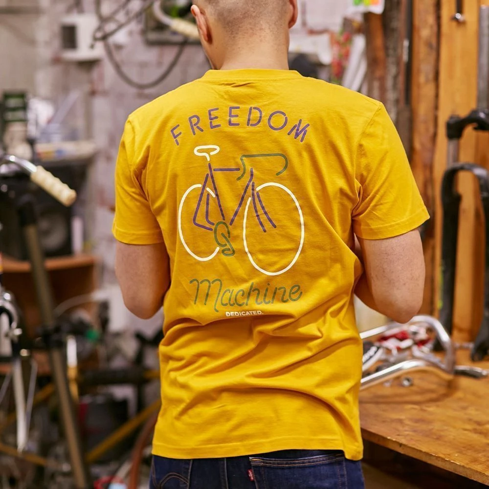 Футболка Dedicated Stockholm Freedom Machine Golden Yellow мужская - фото 2