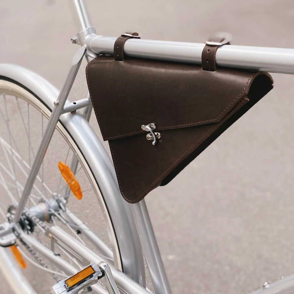 Сумка подрамная треугольная кожаная темно-коричневая - фото 2