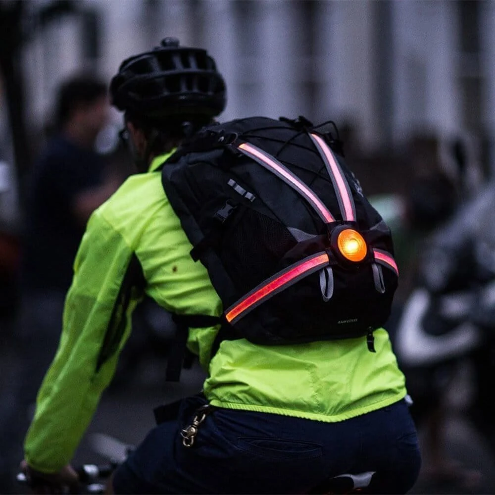 Большой задний фонарь на спину Oxford Commuter X4 - фото 1