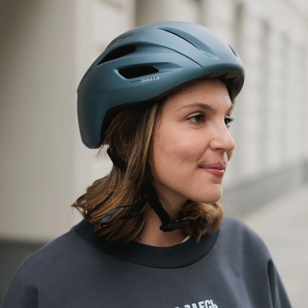 Велошлем MET Manta MIPS Navy Silver L - фото 1