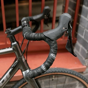 Велосипед Fuji 2026 GRAVEL JARI 1.3 A6-SL GRAPHITE (размер 55.5)