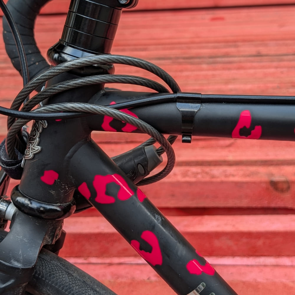 Светоотражающие наклейки it's my!bike сигнальный розовый леопард - фото 4