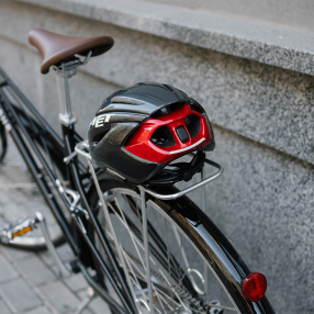 Велошлем MET Strale Glossy Black Red Metallic S